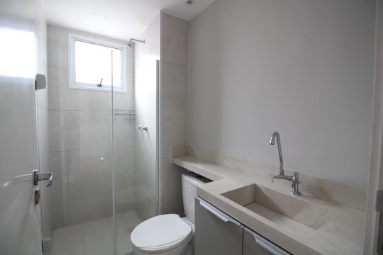 Banheiro Social de apartamento à venda com 2 quartos, 49m² em Taquara, Rio de Janeiro