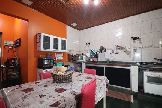 Cozinha de casa à venda com 3 quartos, 800m² em Vila Pires, Santo André
