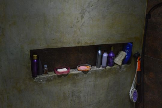 Banheiro de casa de condomínio para alugar com 2 quartos, 65m² em Pechincha, Rio de Janeiro