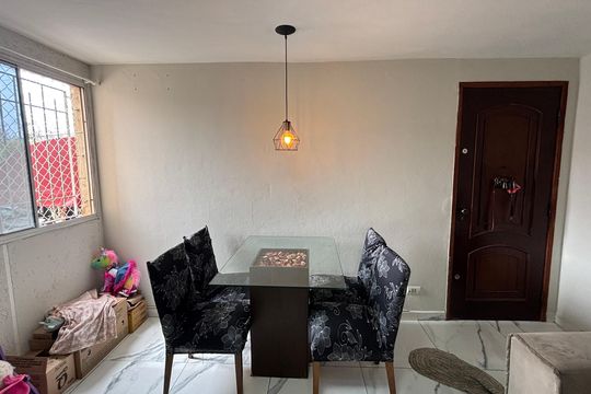 Sala de apartamento à venda com 2 quartos, 55m² em Jardim Alvorada, Santo André
