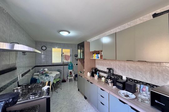 Cozinha e Área de Serviço de casa de condomínio à venda com 3 quartos, 150m² em Vargem Grande, Rio de Janeiro