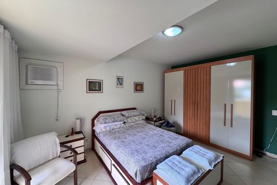 Suíte de casa de condomínio à venda com 3 quartos, 150m² em Vargem Grande, Rio de Janeiro