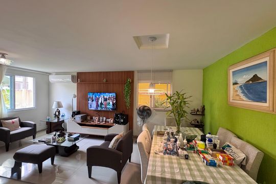 Sala de casa de condomínio à venda com 3 quartos, 150m² em Vargem Grande, Rio de Janeiro