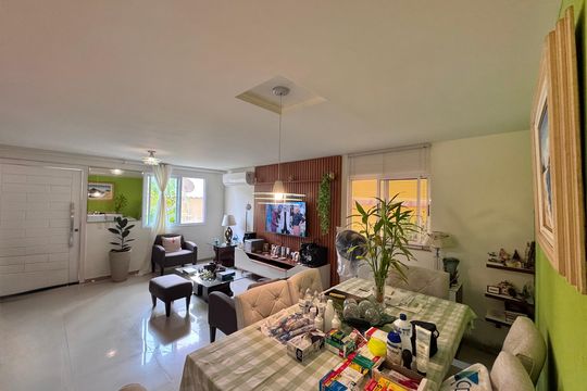 Sala de casa de condomínio à venda com 3 quartos, 150m² em Vargem Grande, Rio de Janeiro