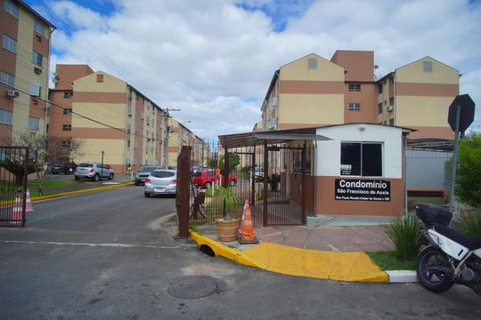 Fachada e Portaria de apartamento à venda com 2 quartos, 49m² em Rubem Berta, Porto Alegre