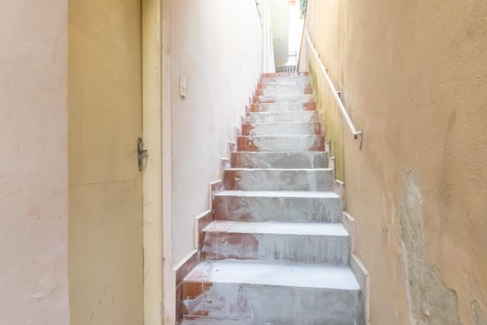 Entrada de casa para alugar com 2 quartos, 150m² em Ayrosa, Osasco