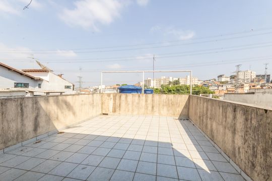 Terraço - Vista de casa para alugar com 2 quartos, 150m² em Ayrosa, Osasco