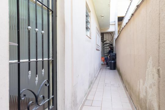 Entrada de casa para alugar com 2 quartos, 150m² em Ayrosa, Osasco