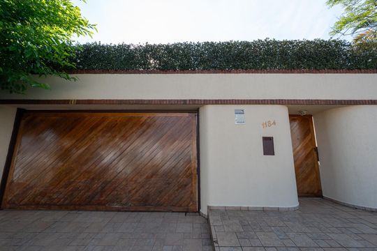 Fachada de casa à venda com 4 quartos, 350m² em Planalto Paulista, São Paulo