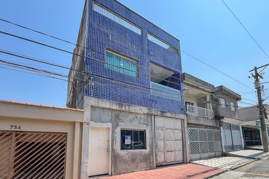 Fachada + plaquinha de casa para alugar com 2 quartos, 458m² em Cerâmica, São Caetano do Sul