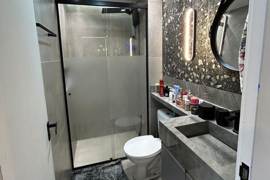 Banheiro  de apartamento à venda com 1 quarto, 40m² em Jardim Ampliacao, São Paulo