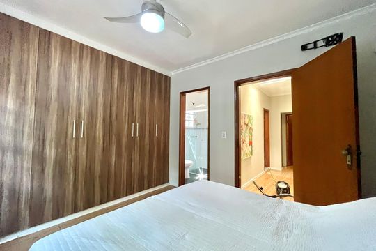 Suíte de casa à venda com 3 quartos, 140m² em Vila Nova Caledonia, São Paulo