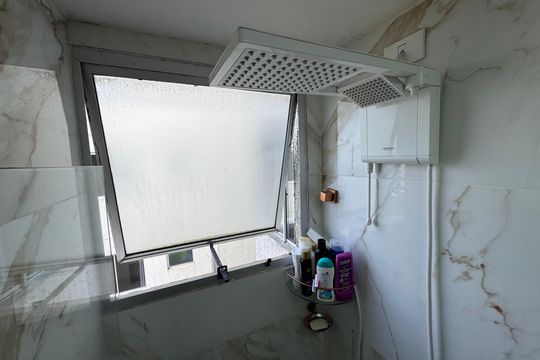 Banheiro Social de apartamento à venda com 2 quartos, 43m² em Santos Dumont, São Leopoldo