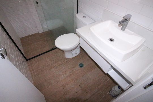 Banheiro de apartamento para alugar com 1 quarto, 29m² em Vila Celeste, São Paulo
