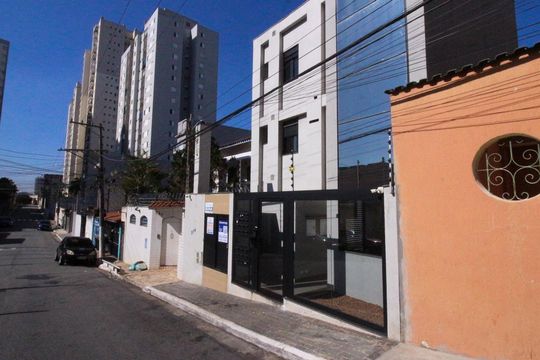 Fachada de apartamento para alugar com 1 quarto, 29m² em Vila Celeste, São Paulo