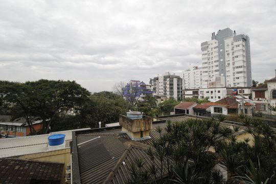Vista da Sacada de apartamento à venda com 3 quartos, 106m² em Petrópolis , Porto Alegre