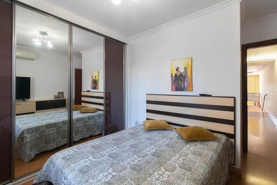 Quarto 1 de casa à venda com 2 quartos, 400m² em Santana, Porto Alegre