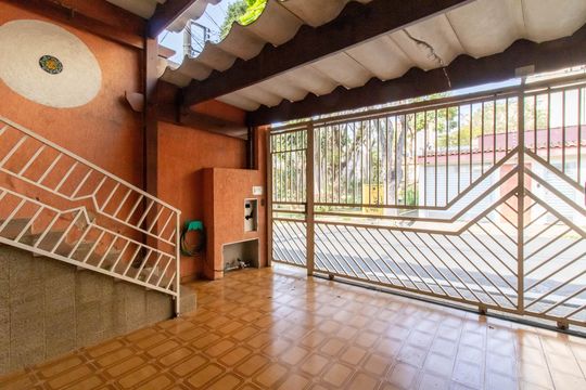 Garagem de casa à venda com 3 quartos, 292m² em Vila Augusta, Guarulhos
