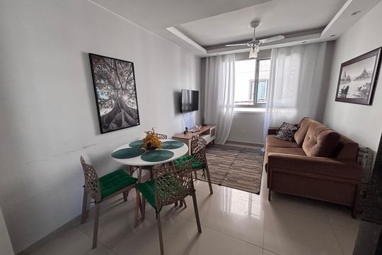 Sala de apartamento para alugar com 2 quartos, 45m² em Recreio dos Bandeirantes, Rio de Janeiro
