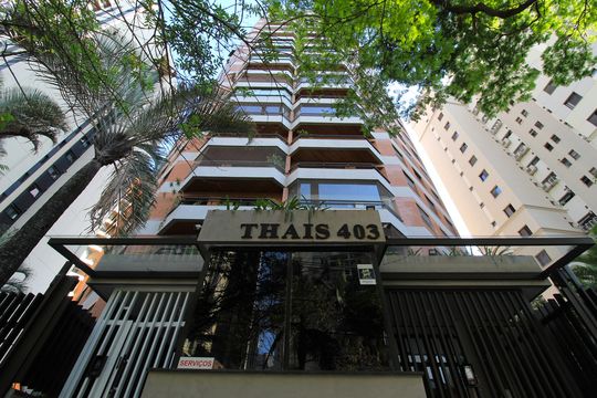 Fachada do Prédio de apartamento à venda com 3 quartos, 167m² em Vila Nova Conceição, São Paulo