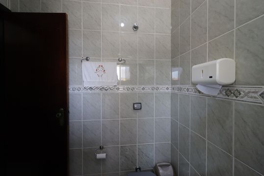 Banheiro da Suíte de apartamento à venda com 3 quartos, 90m² em Parque Industriario, Santo André