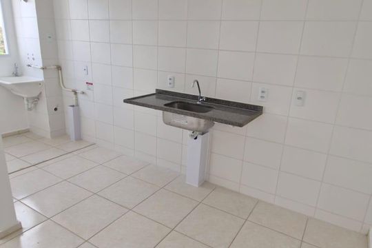 Cozinha de apartamento à venda com 2 quartos, 48m² em Barra da Tijuca, Rio de Janeiro