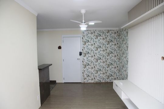 Sala de apartamento para alugar com 2 quartos, 58m² em Picanço, Guarulhos