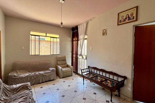 sala de casa à venda com 5 quartos, 145m² em São Geraldo, Belo Horizonte