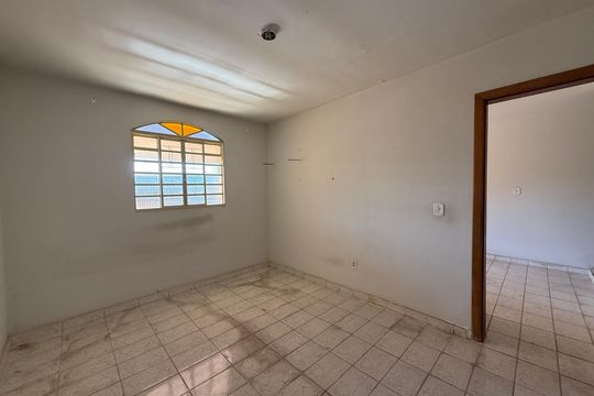 Casa à venda com 2 quartos, 360m² em Parque Sao Jose, Belo Horizonte