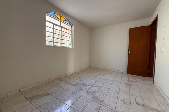 Casa à venda com 2 quartos, 360m² em Parque Sao Jose, Belo Horizonte