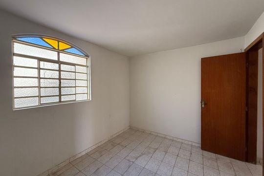 Casa à venda com 2 quartos, 360m² em Parque Sao Jose, Belo Horizonte