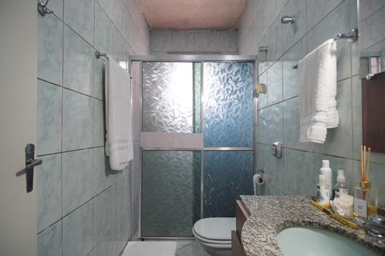 Banheiro de casa à venda com 2 quartos, 196m² em Rincão, Novo Hamburgo