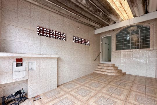 Garagem de casa à venda com 2 quartos, 114m² em Alves Dias, São Bernardo do Campo