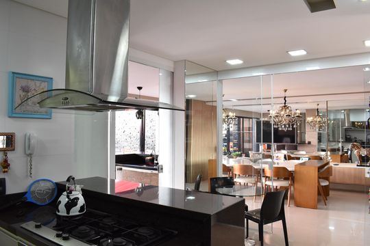 Cozinha de casa de condomínio à venda com 4 quartos, 319m² em Santa Cândida, Curitiba