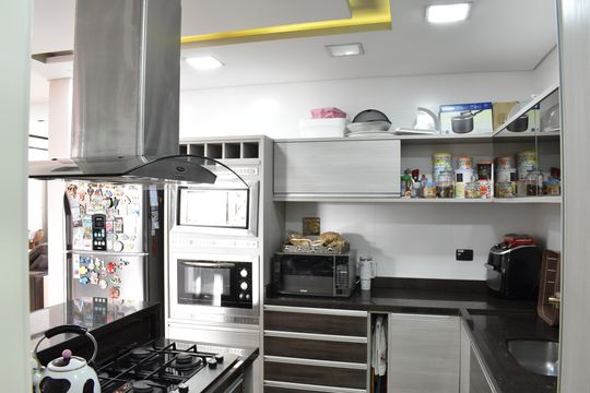 Cozinha de casa de condomínio à venda com 4 quartos, 319m² em Santa Cândida, Curitiba