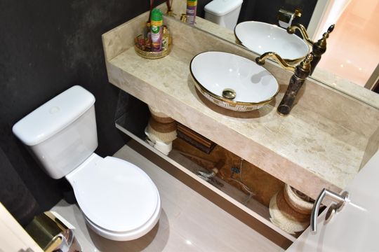 Lavabo  de casa de condomínio à venda com 4 quartos, 319m² em Santa Cândida, Curitiba
