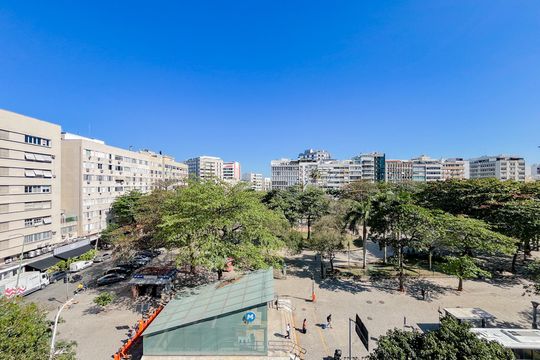Vista da sala de apartamento para alugar com 1 quarto, 61m² em Ipanema, Rio de Janeiro