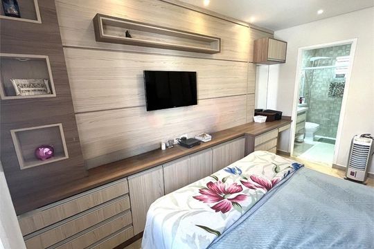 Casa à venda com 7 quartos, 251m² em Vila Macedopolis, São Paulo