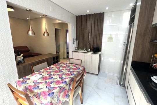 Casa à venda com 7 quartos, 251m² em Vila Macedopolis, São Paulo