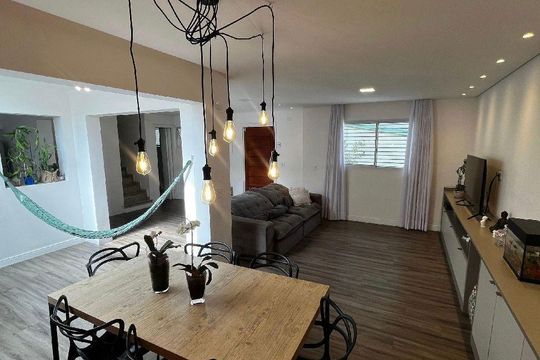 Casa à venda com 3 quartos, 289m² em Chora Menino, São Paulo