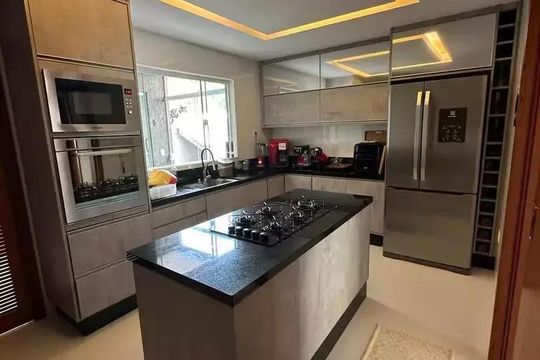 Casa à venda com 5 quartos, 238m² em Recreio dos Bandeirantes, Rio de Janeiro