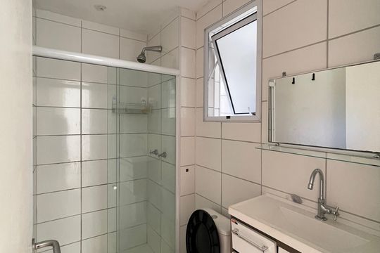 Banheiro de apartamento à venda com 2 quartos, 46m² em Taquara, Rio de Janeiro