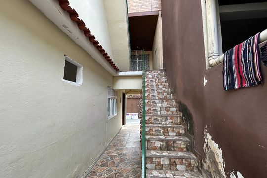 Escada de casa para alugar com 2 quartos, 120m² em Osvaldo Cruz, Rio de Janeiro