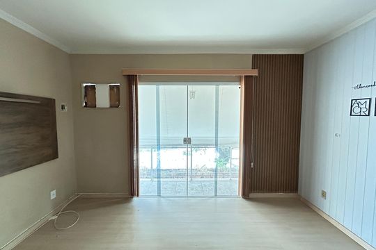 Quarto 1 de casa para alugar com 2 quartos, 120m² em Osvaldo Cruz, Rio de Janeiro