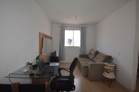 Sala de apartamento para alugar com 2 quartos, 40m² em Campo Grande, Rio de Janeiro