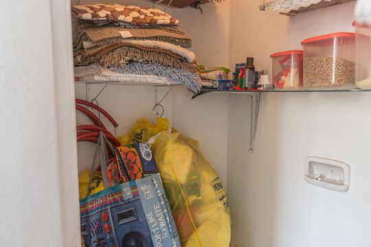 Banheiro de serviço de apartamento para alugar com 3 quartos, 65m² em Horto Florestal, Belo Horizonte