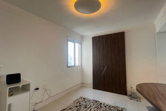 Sala de apartamento à venda com 1 quarto, 57m² em Taquaral, Campinas