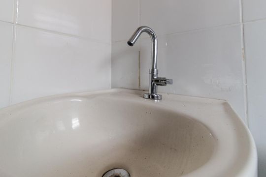 Banheiro de casa de condomínio para alugar com 1 quarto, 60m² em Higienópolis, São Paulo