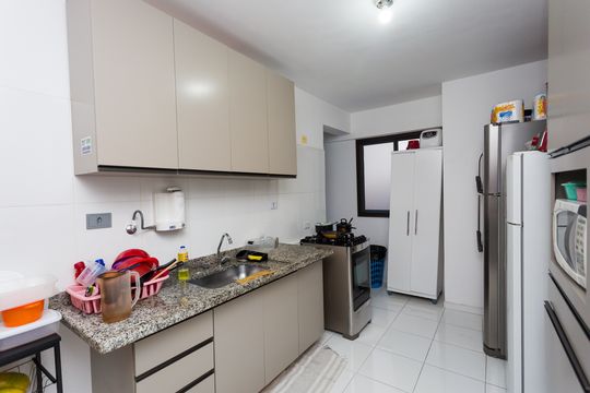 Cozinha de apartamento à venda com 4 quartos, 117m² em Jardim Monte Alegre, Taboão da Serra