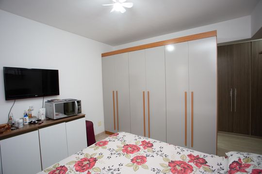Suíte 3 de apartamento à venda com 4 quartos, 117m² em Jardim Monte Alegre, Taboão da Serra
